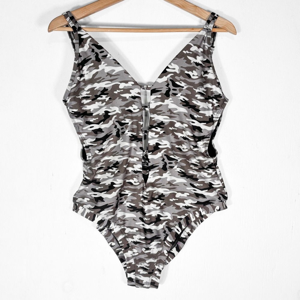 Heat Camo One Piece Swimsuit Womens XL Cutout V-Neck Low Back